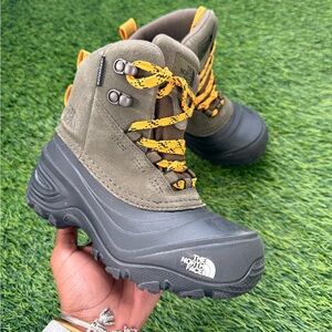 The North Face Size 13 Chilkat Lace Little Boys Green Blk Waterproof Winter Boot